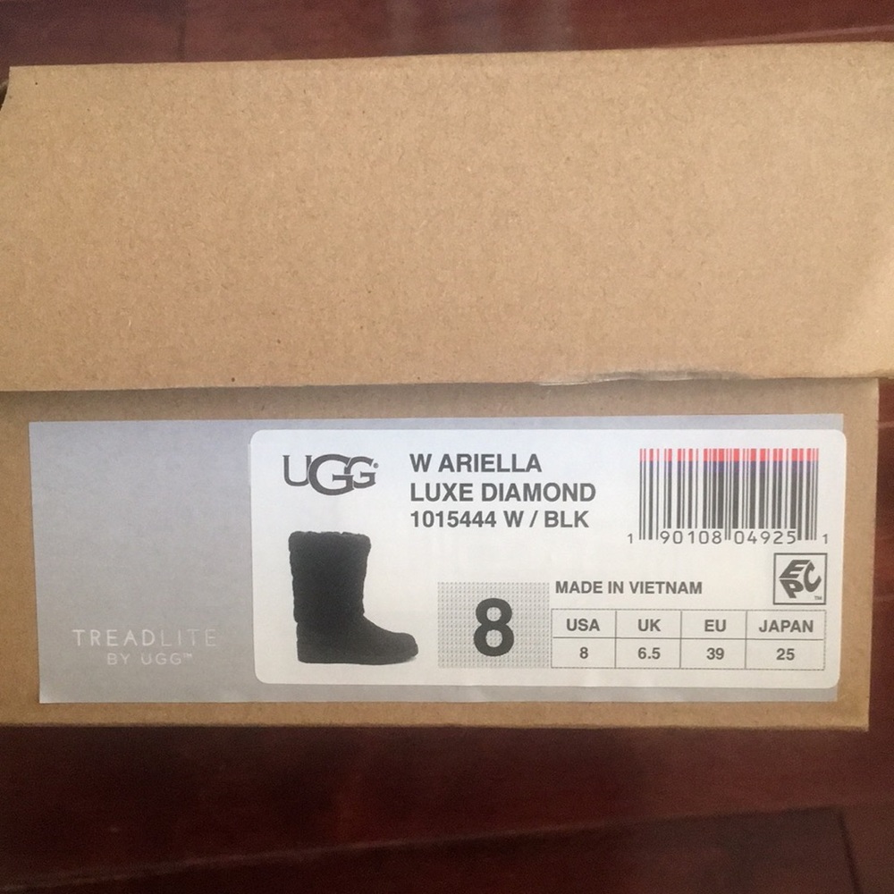 ❤️UGG ARIELLA LUXE DIAMOND TREADLITE BLACK EUC - Picture 7 of 16